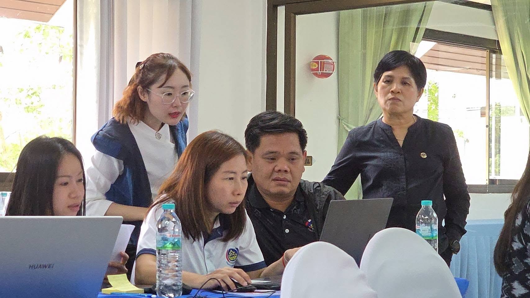 พช.ลอง ร่วมจัดทำแผนพัฒนาชุมชนเชิงพื้นที่แบบบูรณาการระดับอำเภอ